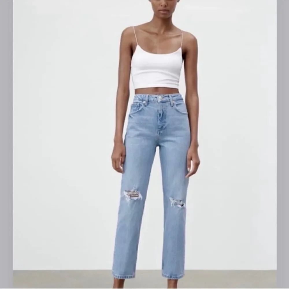 ZARA High Rise Distressed Straight Cropped Jeans Size 8 Light Wash